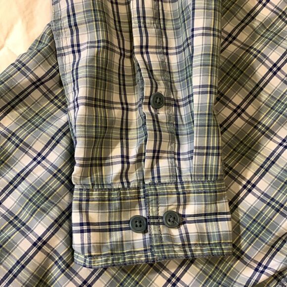 COLUMBIA, insect blocker, long sleeve, button down, mesh vent back - Picture 4 of 12